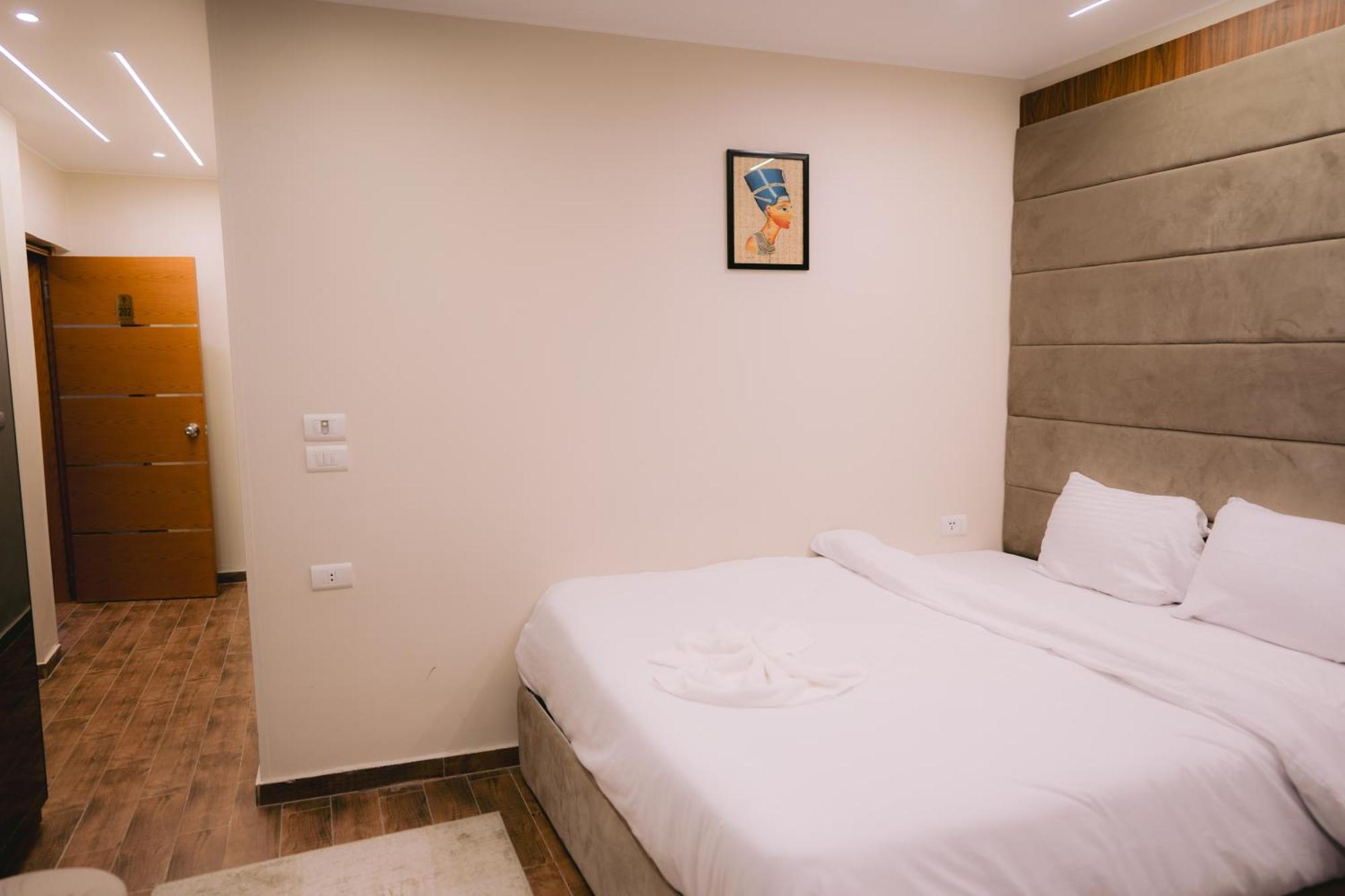 Tuya Pyramids Inn Kafret el-Gabal エクステリア 写真