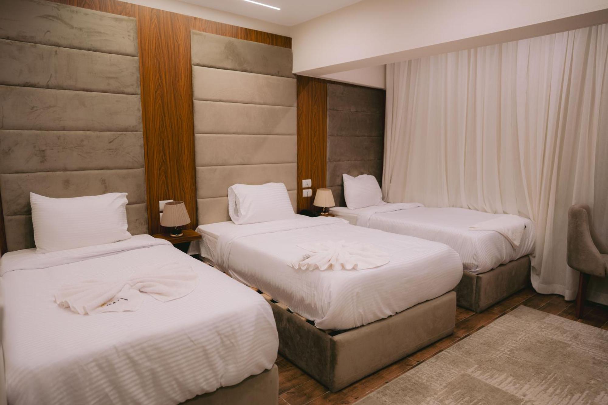 Tuya Pyramids Inn Kafret el-Gabal エクステリア 写真
