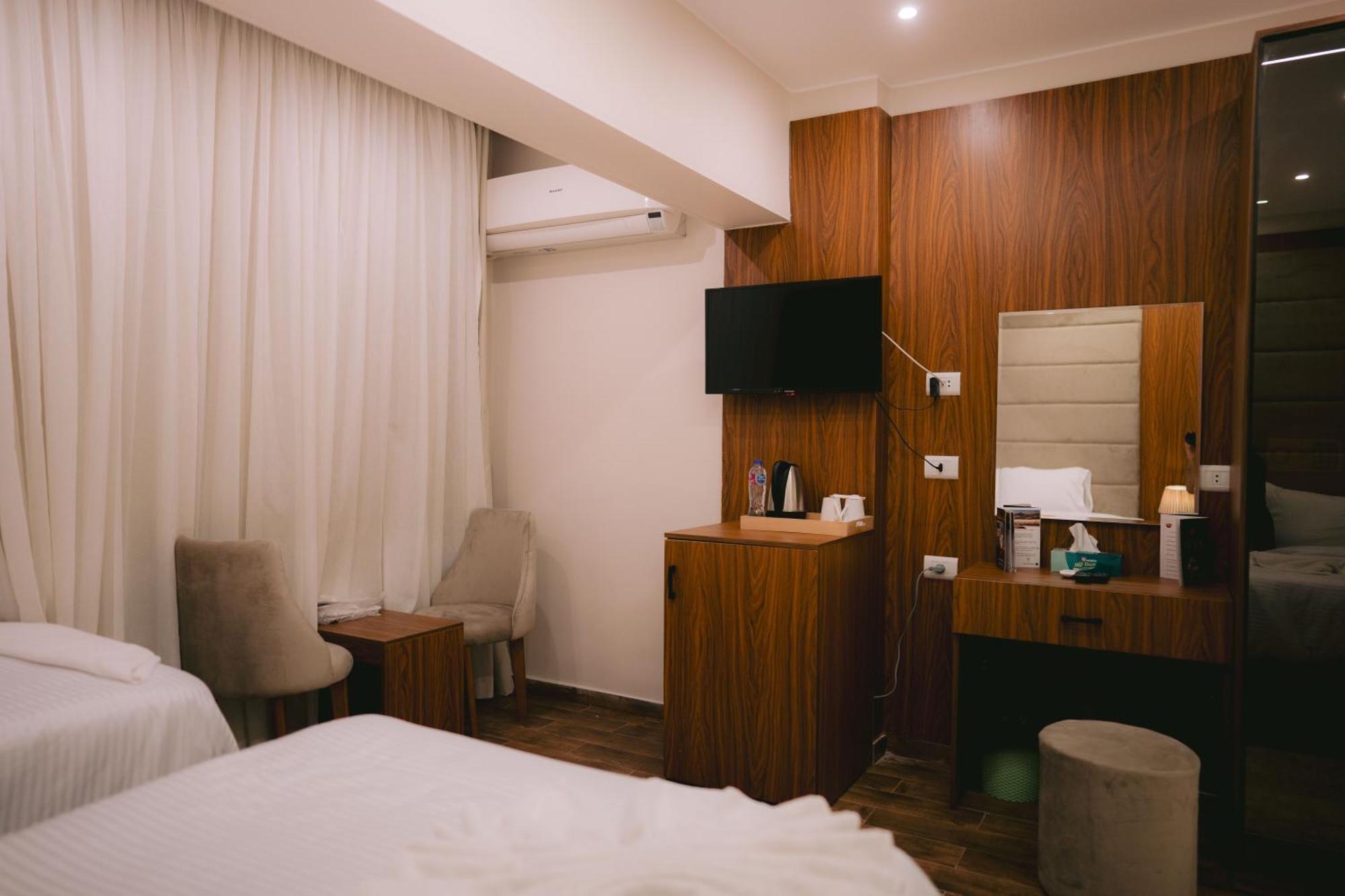 Tuya Pyramids Inn Kafret el-Gabal エクステリア 写真