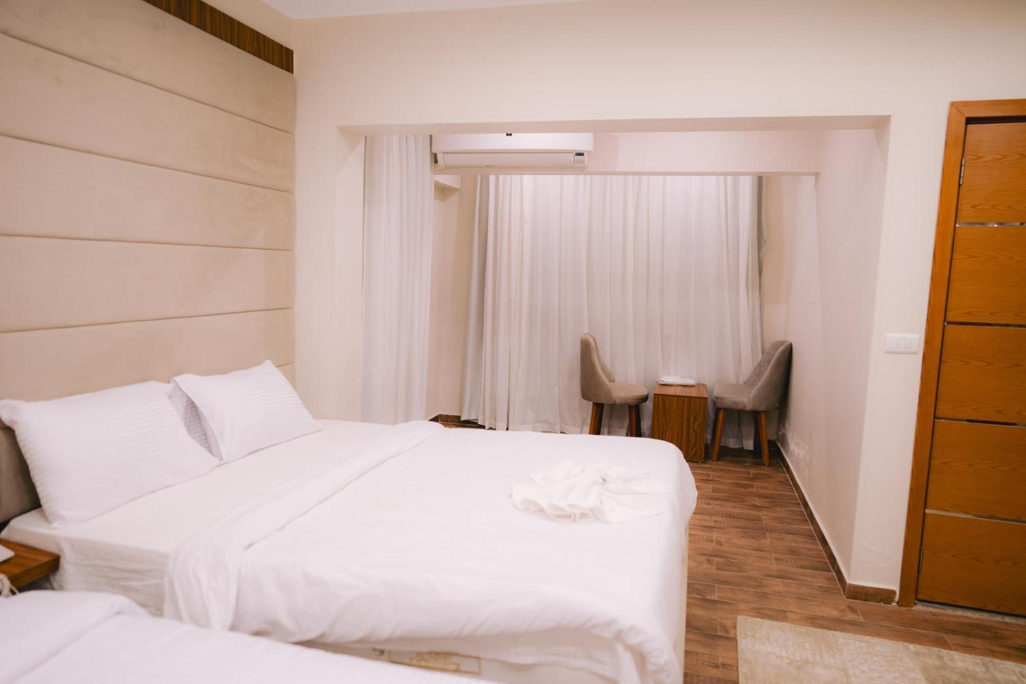 Tuya Pyramids Inn Kafret el-Gabal エクステリア 写真