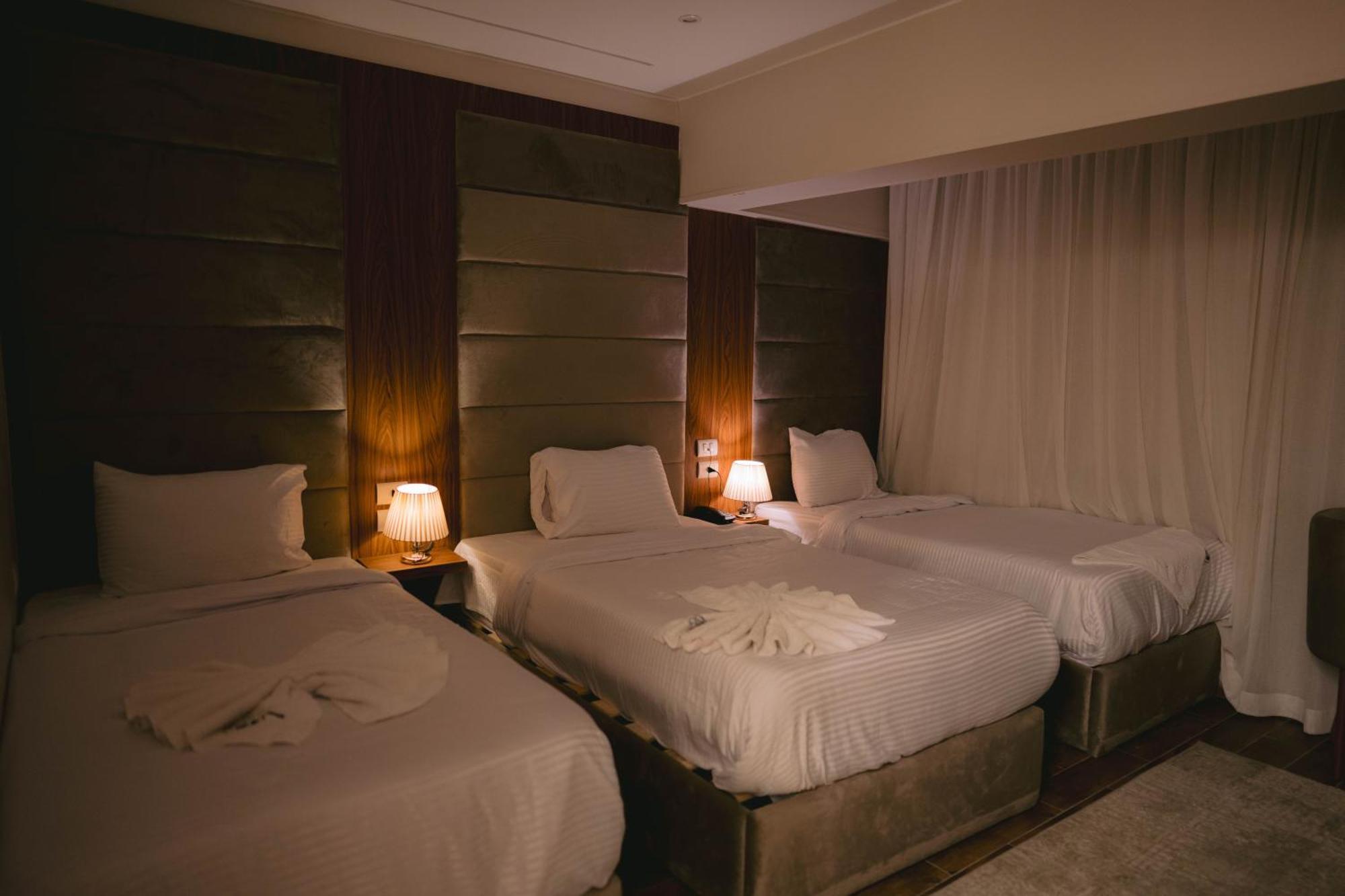 Tuya Pyramids Inn Kafret el-Gabal エクステリア 写真
